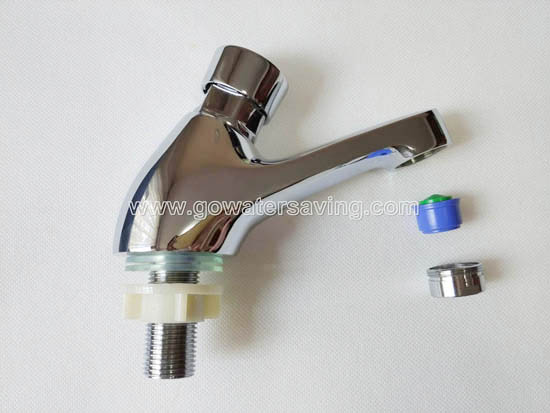 faucet with needle sprayer water saving aerator 01.jpg